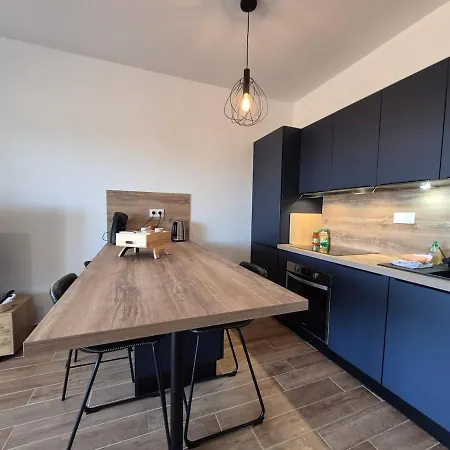 Moderne Avec Parking A *
